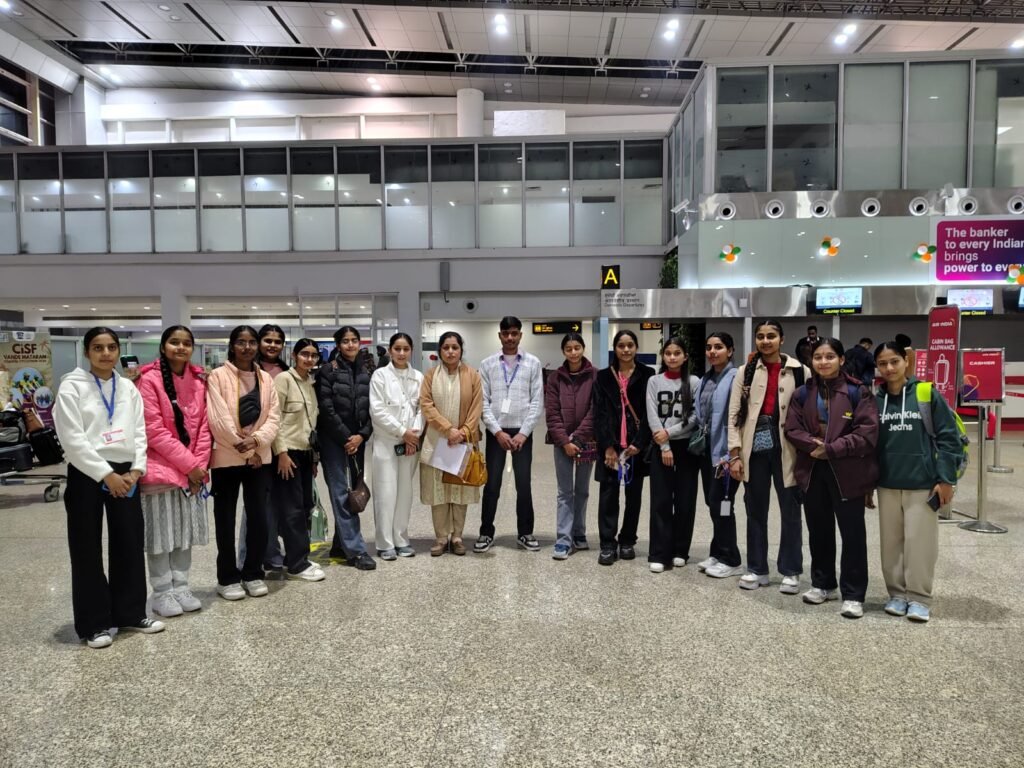 50 ਹੋਣਹਾਰ ਵਿਦਿਆਰਥੀ, 5 ਦਿਨ, ਇੱਕ ਸੁਪਨਾ — ਜੈਪੁਰ ਐਕਸਪੋਜ਼ਰ ਵਿਜ਼ਿਟ 2 50 Meritorious Students from Rupnagar Depart for Jaipur Exposure Visit