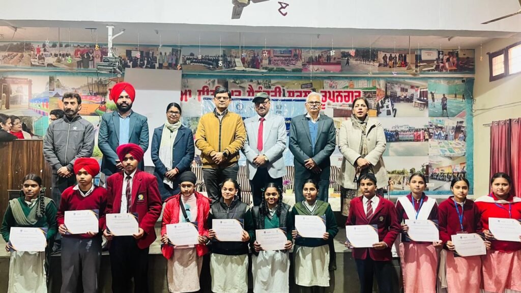 STEM Workshop Organised at Rupnagar, 250 Students Participated