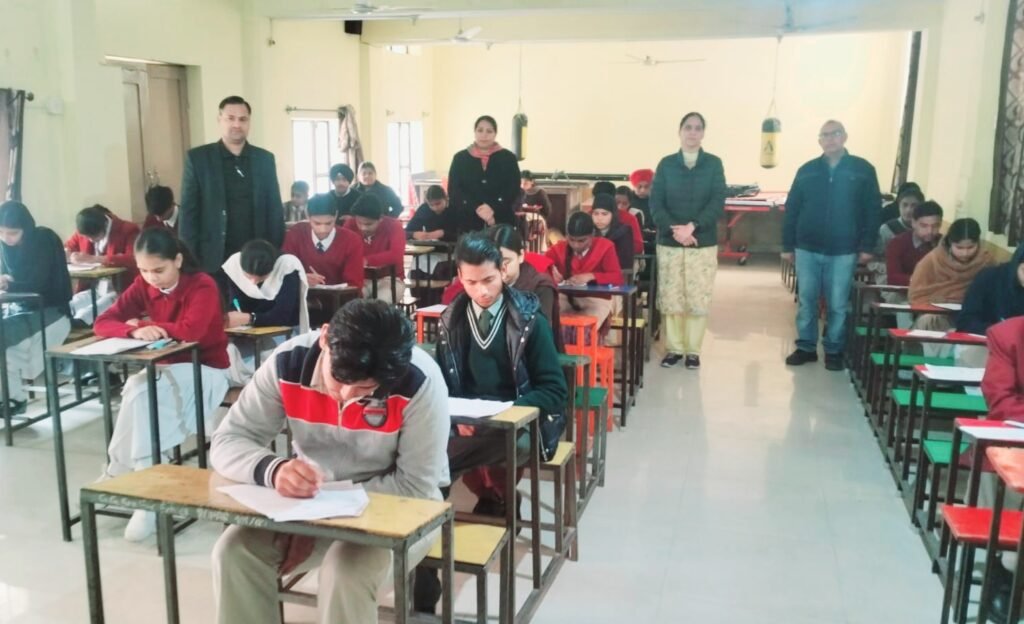 ਜ਼ਿਲ੍ਹਾ ਪੱਧਰੀ NSQF ਸਕਿੱਲ ਅਤੇ ਕੁਇਜ਼ ਮੁਕਾਬਲਾ ਸਰਕਾਰੀ ਸੀਨੀਅਰ ਸੈਕੰਡਰੀ ਸਕੂਲ ਲੜਕੀਆਂ, ਰੂਪਨਗਰ ਵਿਖੇ ਸਫ਼ਲਤਾਪੂਰਵਕ ਸੰਪੰਨ 1 District Level NSQF Skill & Quiz Competition Held at GGSSS Girls Rupnagar