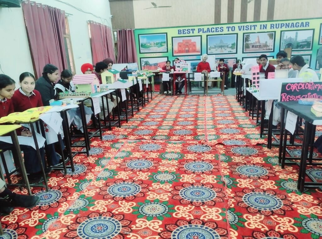 ਜ਼ਿਲ੍ਹਾ ਪੱਧਰੀ NSQF ਸਕਿੱਲ ਅਤੇ ਕੁਇਜ਼ ਮੁਕਾਬਲਾ ਸਰਕਾਰੀ ਸੀਨੀਅਰ ਸੈਕੰਡਰੀ ਸਕੂਲ ਲੜਕੀਆਂ, ਰੂਪਨਗਰ ਵਿਖੇ ਸਫ਼ਲਤਾਪੂਰਵਕ ਸੰਪੰਨ 2 District Level NSQF Skill & Quiz Competition Held at GGSSS Girls Rupnagar