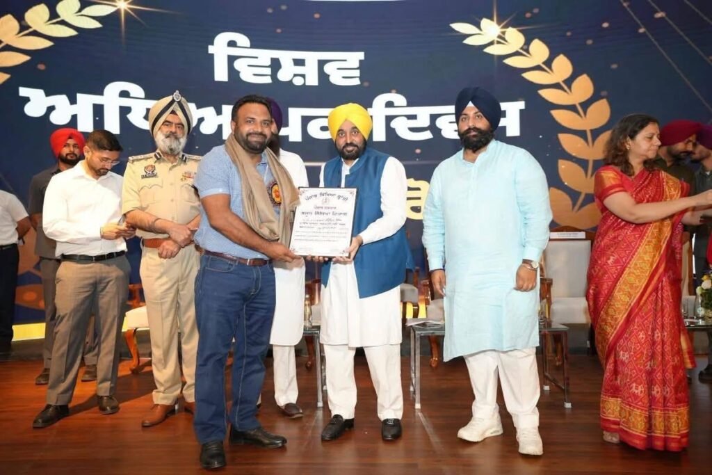 Tajinder Singh Baaj: First Flight to IISc Bengaluru and the Journey to a State Award