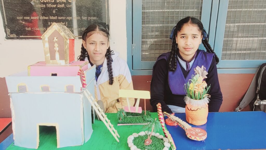 ਰੂਪਨਗਰ ਵਿੱਚ ਜ਼ਿਲ੍ਹਾ ਪੱਧਰੀ ‘Trash to Treasure' ਵਾਤਾਵਰਣ ਪ੍ਰਦਰਸ਼ਨੀ ਮੁਕਾਬਲੇ ਸਫਲਤਾਪੂਰਵਕ ਕਰਵਾਏ ਗਏ 6 District-Level ‘Trash to Treasure’ Environmental Exhibition Successfully Held in Rupnagar Under Punjab State Council for Science & Technology Guidelines