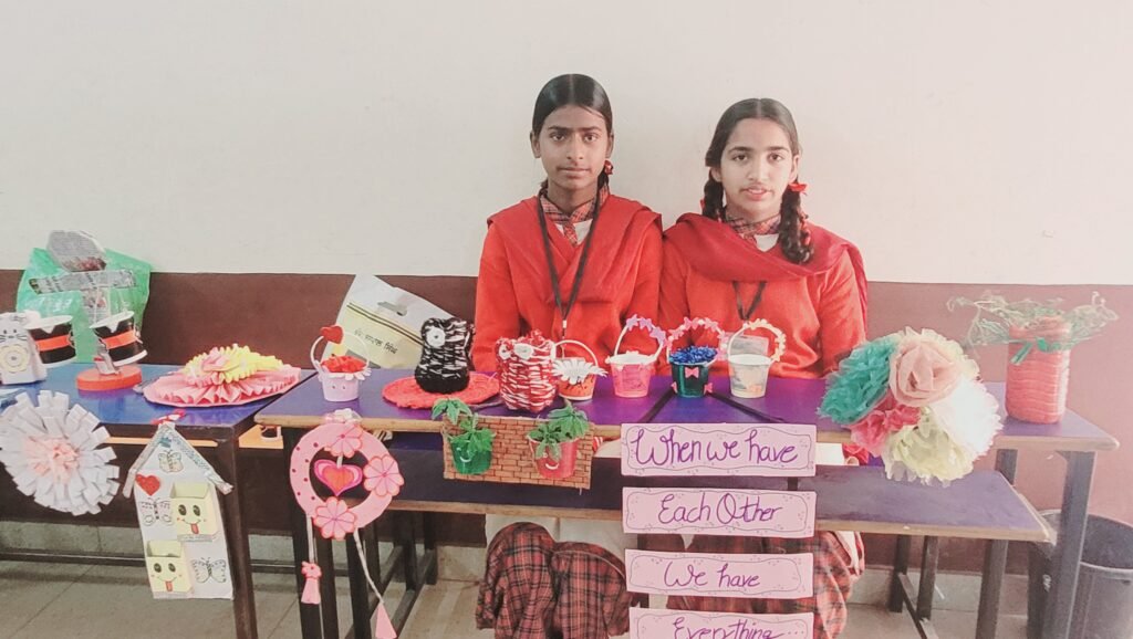 ਰੂਪਨਗਰ ਵਿੱਚ ਜ਼ਿਲ੍ਹਾ ਪੱਧਰੀ ‘Trash to Treasure' ਵਾਤਾਵਰਣ ਪ੍ਰਦਰਸ਼ਨੀ ਮੁਕਾਬਲੇ ਸਫਲਤਾਪੂਰਵਕ ਕਰਵਾਏ ਗਏ 9 20260213 114710