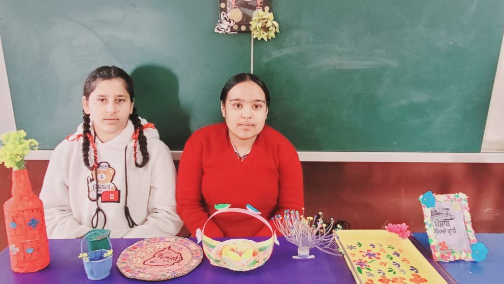 ਰੂਪਨਗਰ ਵਿੱਚ ਜ਼ਿਲ੍ਹਾ ਪੱਧਰੀ ‘Trash to Treasure' ਵਾਤਾਵਰਣ ਪ੍ਰਦਰਸ਼ਨੀ ਮੁਕਾਬਲੇ ਸਫਲਤਾਪੂਰਵਕ ਕਰਵਾਏ ਗਏ 11 20260213 114730