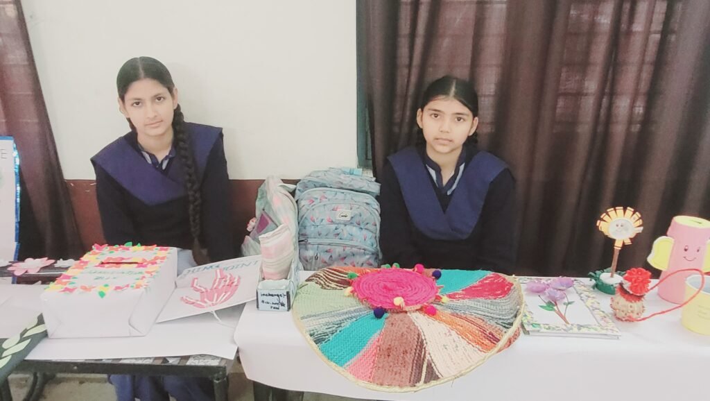 ਰੂਪਨਗਰ ਵਿੱਚ ਜ਼ਿਲ੍ਹਾ ਪੱਧਰੀ ‘Trash to Treasure' ਵਾਤਾਵਰਣ ਪ੍ਰਦਰਸ਼ਨੀ ਮੁਕਾਬਲੇ ਸਫਲਤਾਪੂਰਵਕ ਕਰਵਾਏ ਗਏ 13 District-Level ‘Trash to Treasure’ Environmental Exhibition Successfully Held in Rupnagar Under Punjab State Council for Science & Technology Guidelines