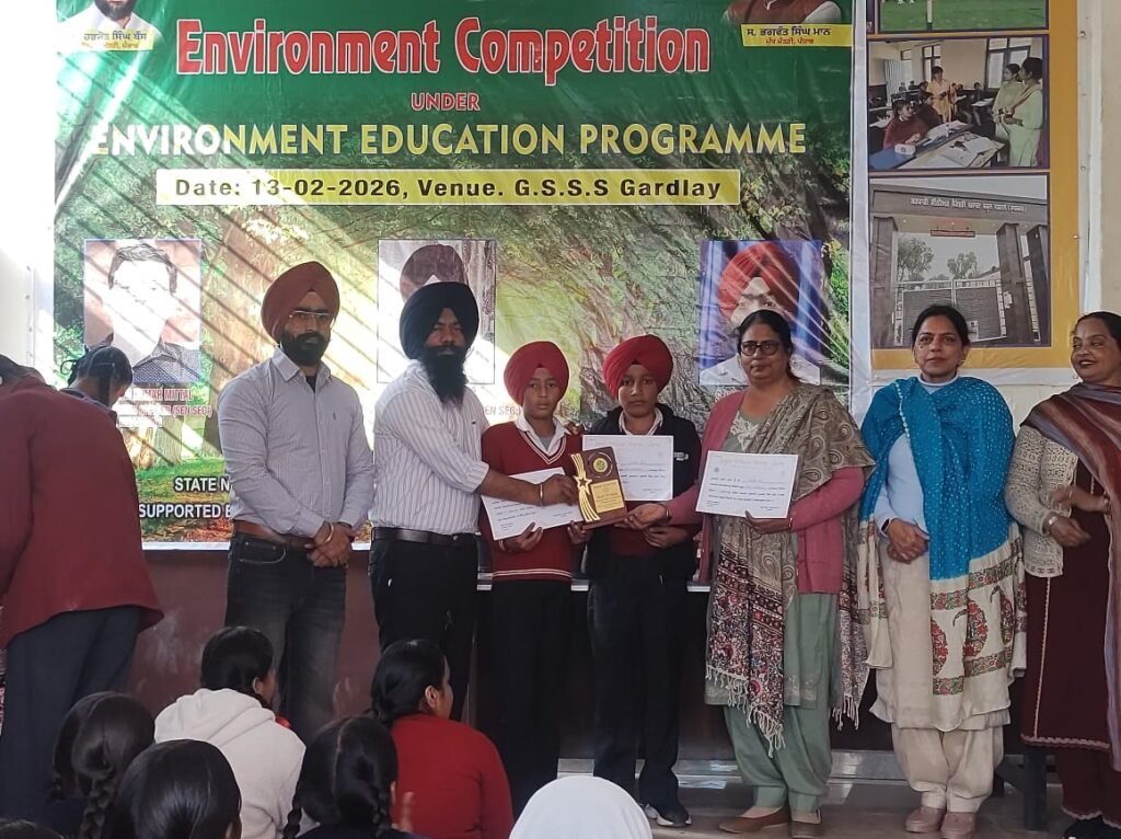 ਰੂਪਨਗਰ ਵਿੱਚ ਜ਼ਿਲ੍ਹਾ ਪੱਧਰੀ ‘Trash to Treasure' ਵਾਤਾਵਰਣ ਪ੍ਰਦਰਸ਼ਨੀ ਮੁਕਾਬਲੇ ਸਫਲਤਾਪੂਰਵਕ ਕਰਵਾਏ ਗਏ 35 District-Level ‘Trash to Treasure’ Environmental Exhibition Successfully Held in Rupnagar Under Punjab State Council for Science & Technology Guidelines