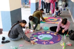 ਸਰਕਾਰੀ ਕਾਲਜ ਰੂਪਨਗਰ ਵਿਖੇ ਰਾਸ਼ਟਰੀ ਵਿਗਿਆਨ ਦਿਵਸ 'ਤੇ ਸਾਬਕਾ ਵਿਦਿਆਰਥੀਆਂ ਦਾ ਸਨਮਾਨ 4 Former students honored on National Science Day at Government College Rupnagar