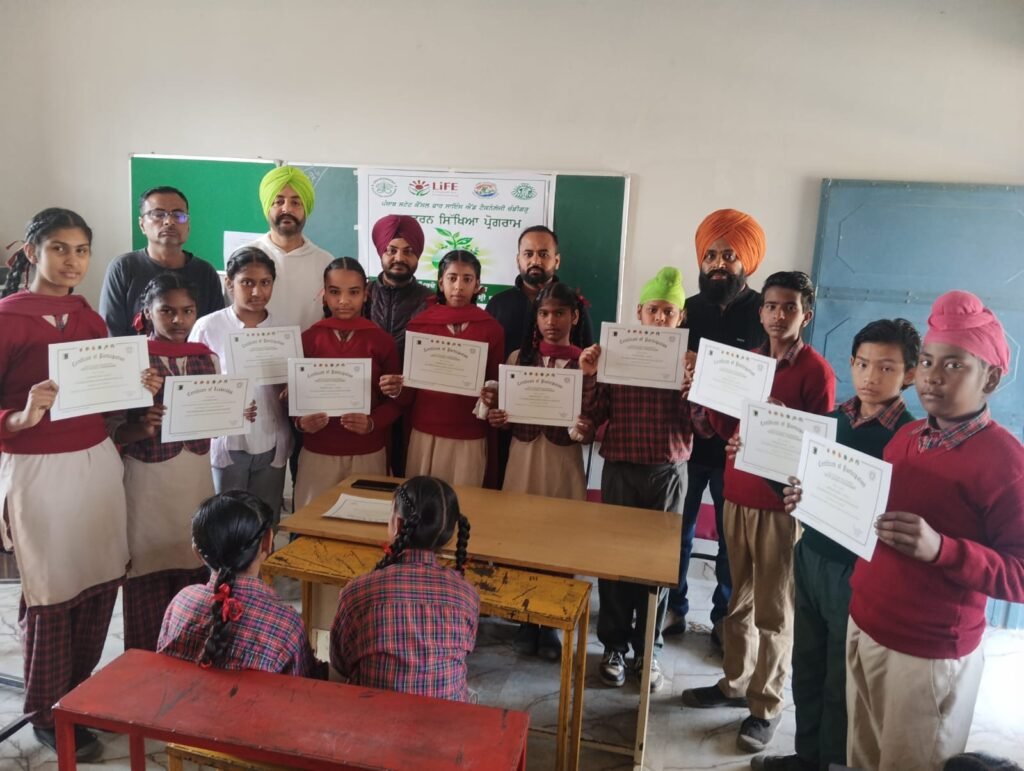 ਸਰਕਾਰੀ ਮਿਡਲ ਸਕੂਲ ਗੱਗੋਂ ਬਲਾਕ ਸ਼੍ਰੀ ਚਮਕੌਰ ਸਾਹਿਬ ਵਿਖੇ ਵਾਤਾਵਰਨ ਸਿੱਖਿਆ ਪ੍ਰੋਗਰਾਮ ਤਹਿਤ ਵਰਕਸ਼ਾਪ ਦਾ ਆਯੋਜਨ 13 Workshop organized under Environmental Education Program at Government Middle School Gaggon Block Sri Chamkaur Sahib