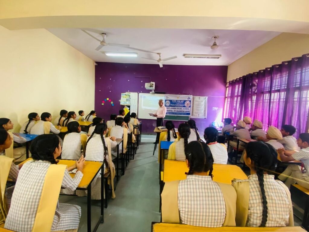 BIS ਕਵਿਜ਼ ਵਿੱਚ ਪਰਵਾਣੂ ਬ੍ਰਾਂਚ ਆਫਿਸ ਦਾ ਦਬਦਬਾ: 6 ਵਿਦਿਆਰਥੀ ਬਣੇ ਜੇਤੂ, ਆਦਰਸ਼ ਲੋਧੀਪੁਰ ਦੀ ਰਾਧਿਕਾ ਰਾਣੀ ਨੇ ਵੀ ਮਾਰੀ ਬਾਜ਼ੀ