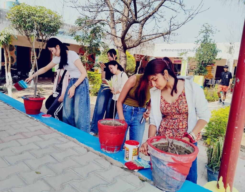 Big City Students Visit Rupnagar Villages, Take Unique Step to Protect the Environment