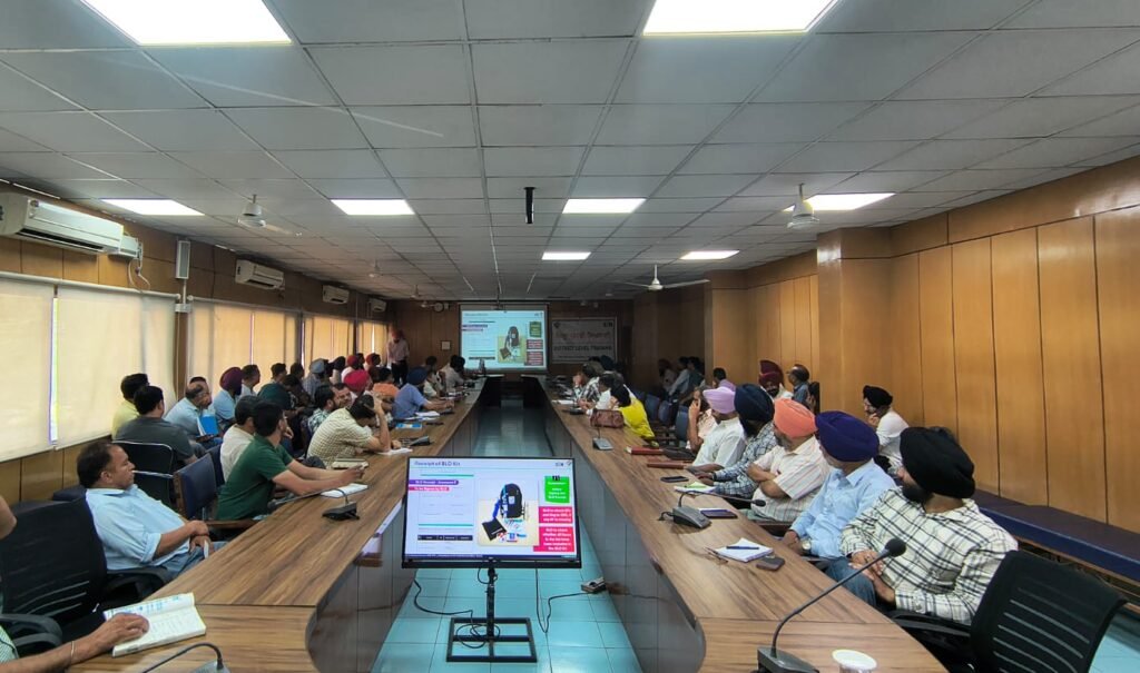 DC Aditya Dachalwal Assesses Supervisors' Training for Special Intensive Revision 2026