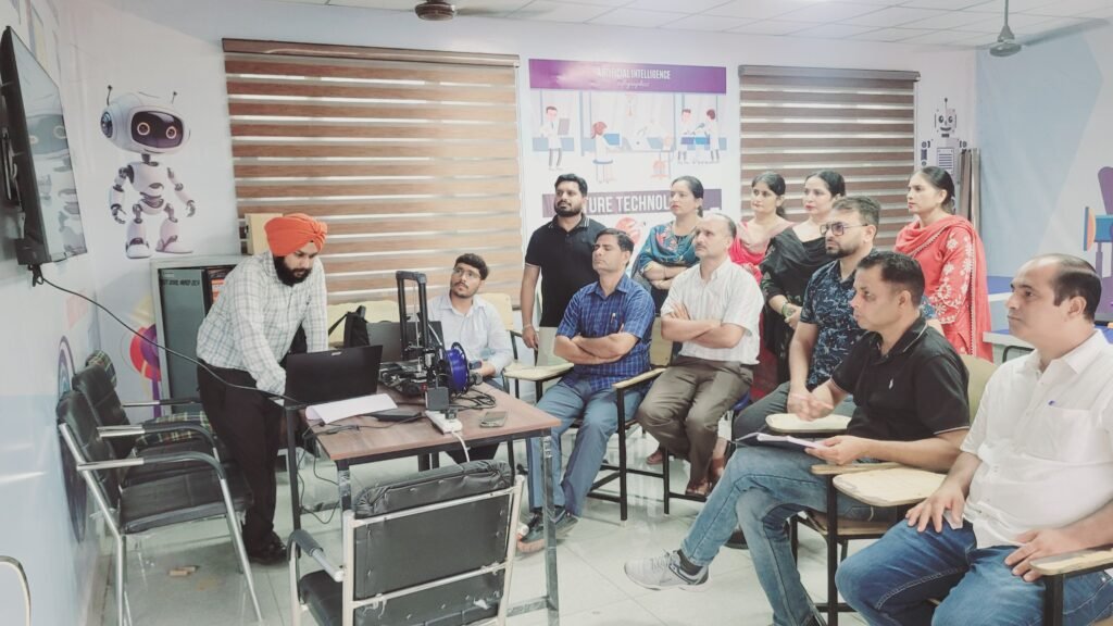 ਨੰਗਲ ਵਿਖੇ ਕੰਪਿਊਟਰ ਅਧਿਆਪਕਾਂ ਲਈ ਰੋਬੋਟਿਕਸ ਅਤੇ STEM ਸਿੱਖਿਆ ਸਬੰਧੀ ਦੋ ਰੋਜ਼ਾ ਸਿਖਲਾਈ 6 STEMROBO Conducts Two-Day Robotics and STEM Training for Teachers at Government Girls Senior Secondary School Nangal, girl school nangal