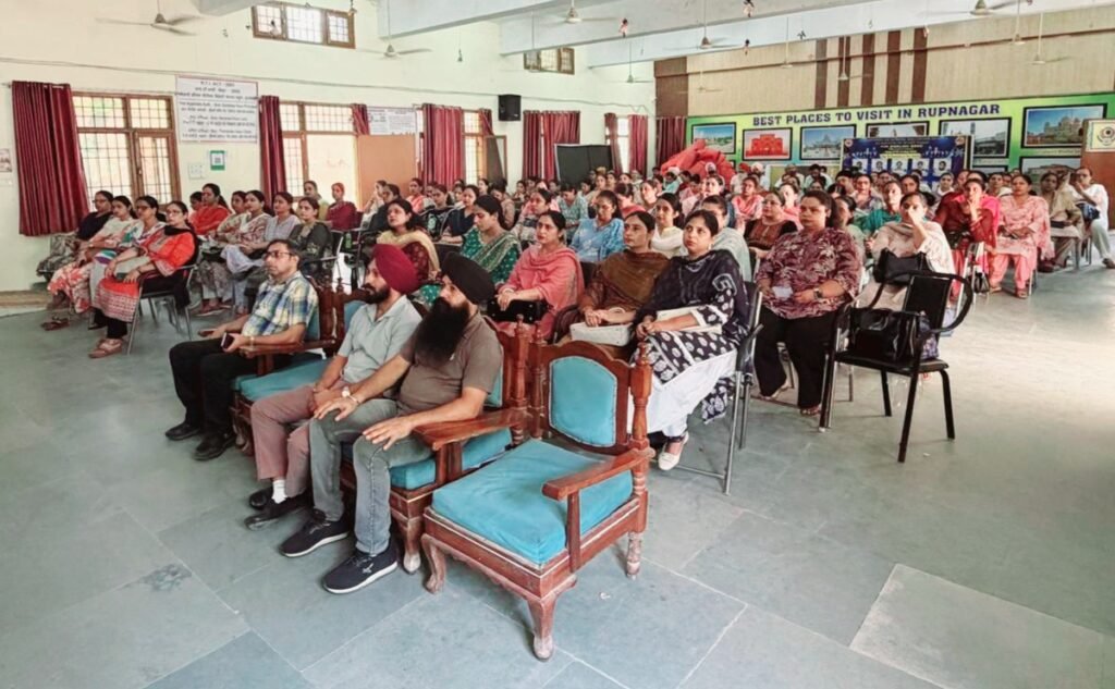 Eco Club Teachers Attend Green School Audit Workshop at Govt Girls School Rupnagar