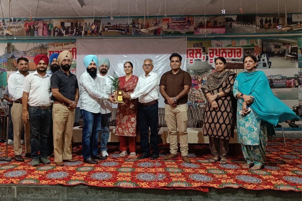 Dashmesh Youth Club honored for excellent services in the field of environment