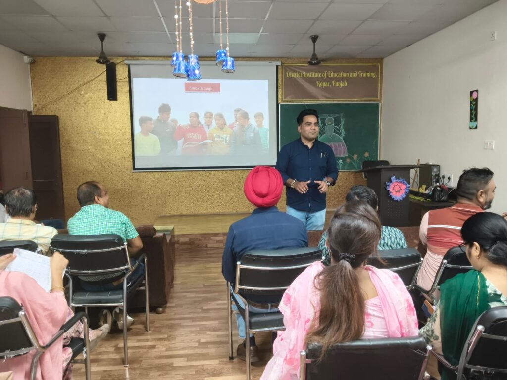 Project Based Learning ਤਹਿਤ 6ਵੀਂ ਤੋਂ 8ਵੀਂ ਜਮਾਤ ਦੇ ਅਧਿਆਪਕਾਂ ਨੂੰ ਦਿੱਤੀ ਗਈ ਵਿਸ਼ਾ-ਅਧਾਰਿਤ ਸਿਖਲਾਈ 2 Subject-Specific Training for Teachers of Classes 6–8 under Project-Based Learning (PBL)